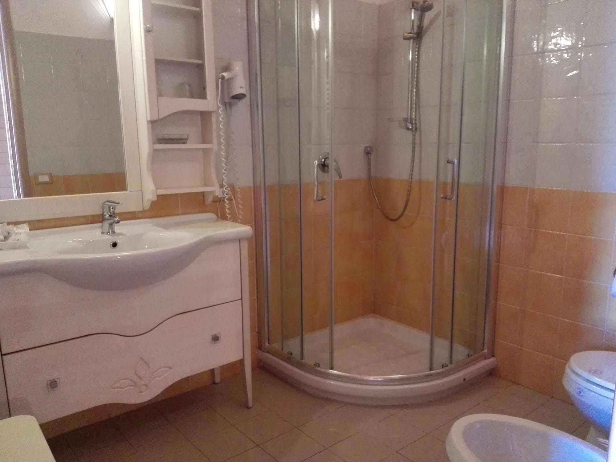 Hotel Acquasanta Террачина Екстер'єр фото