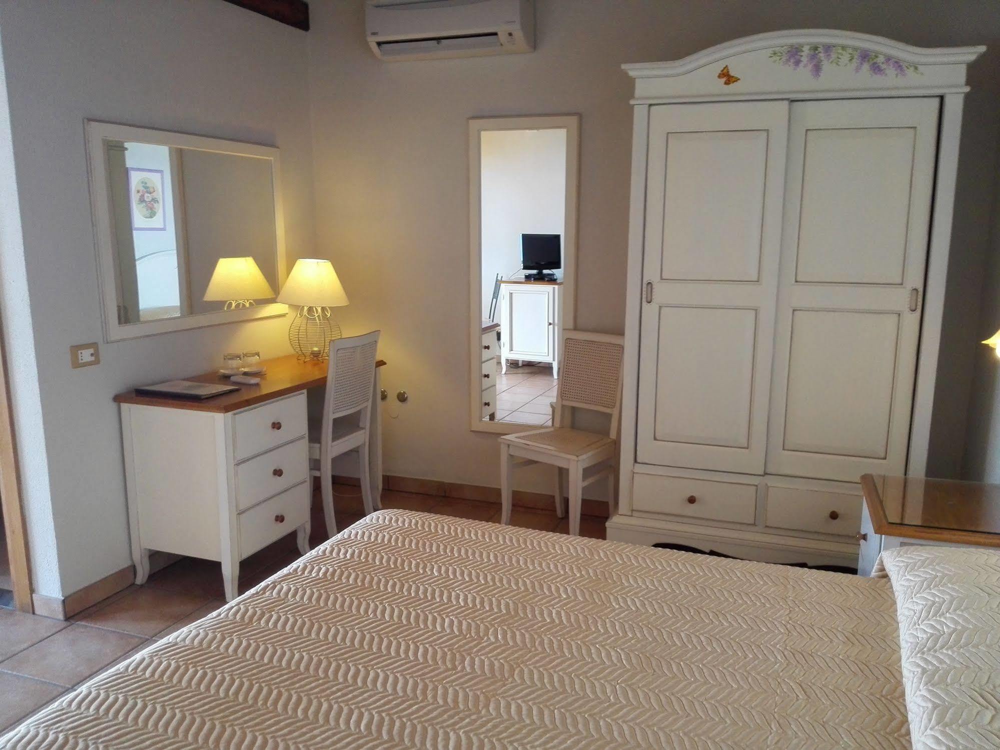Hotel Acquasanta Террачина Екстер'єр фото